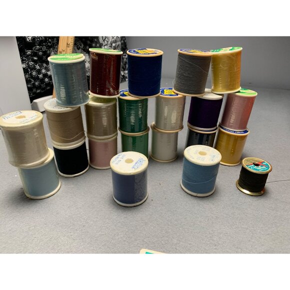 Wil-Hold TC-68 Orange Thread Caddy with 48 Spools Of Assorted Vintage Sewing Thr - Picture 4 of 11